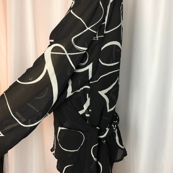 Lane Bryant Black & White Sheer Top Size 18/20 - Picture 4 of 9